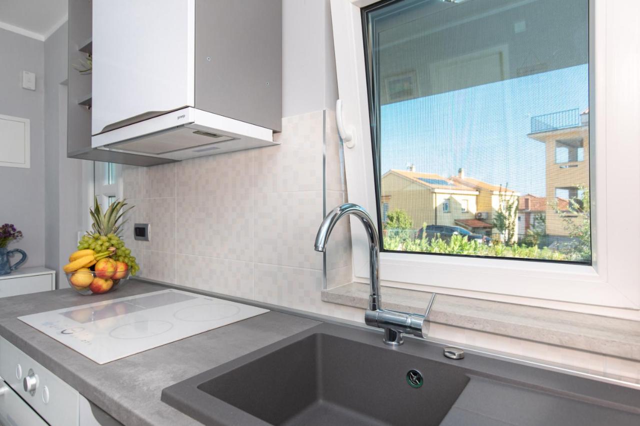 Apartment Odore Di Mare With Beautiful Garden Krk Town Exterior foto
