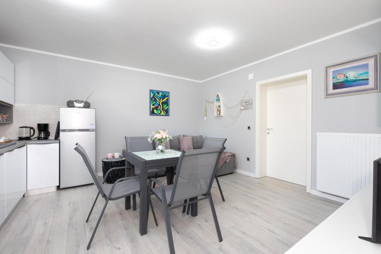 Apartment Odore Di Mare With Beautiful Garden Krk Town Exterior foto