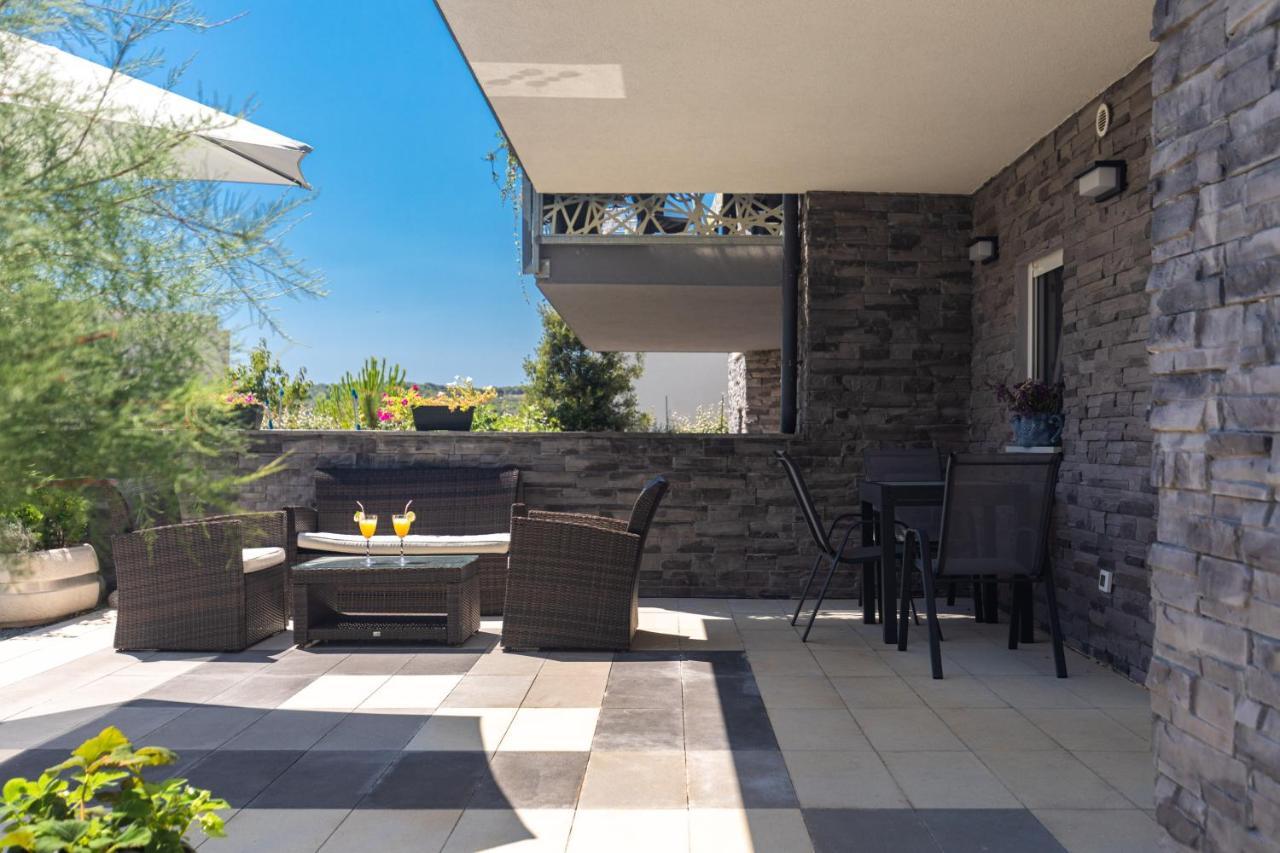 Apartment Odore Di Mare With Beautiful Garden Krk Town Exterior foto
