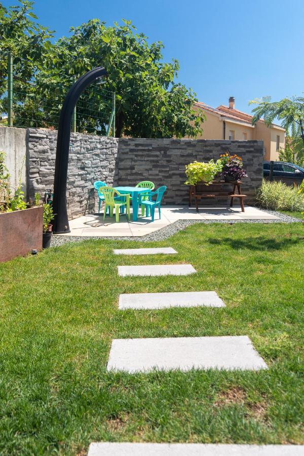 Apartment Odore Di Mare With Beautiful Garden Krk Town Exterior foto
